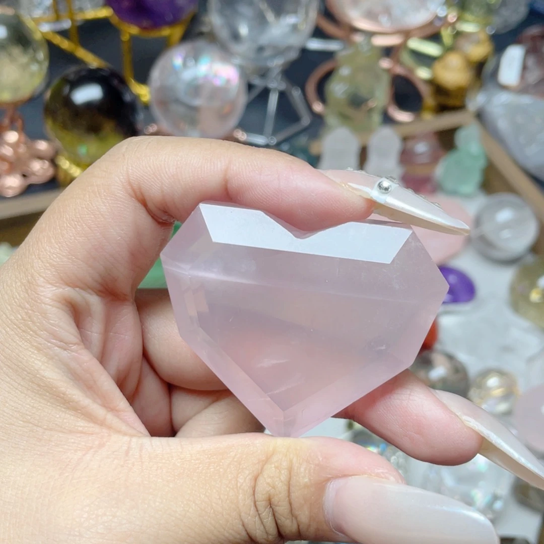 水晶珠宝半成品未镶嵌粉晶爱心