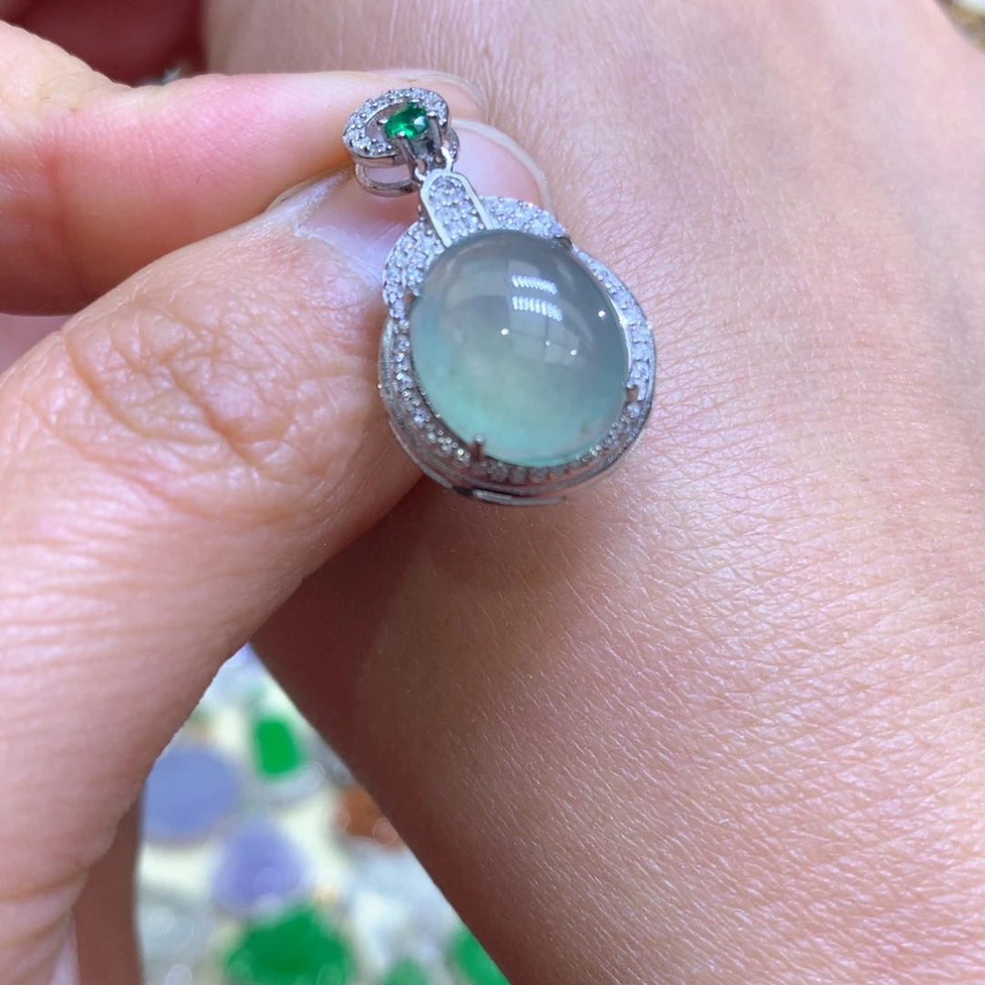 翡翠颈饰银S925镶嵌翡翠吊坠