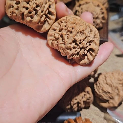 吊坠文玩核桃45闷白