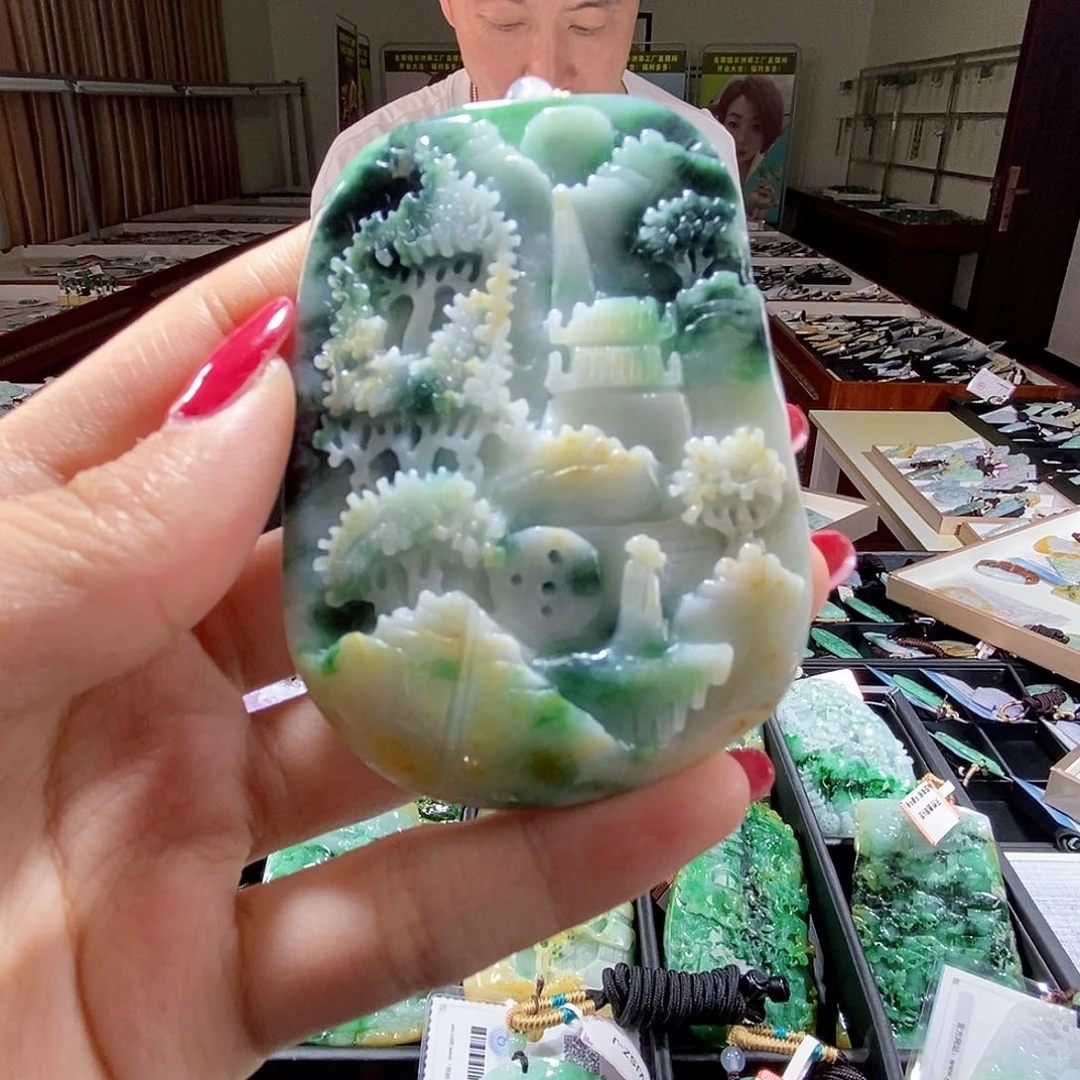 翡翠未镶嵌颈饰翡翠