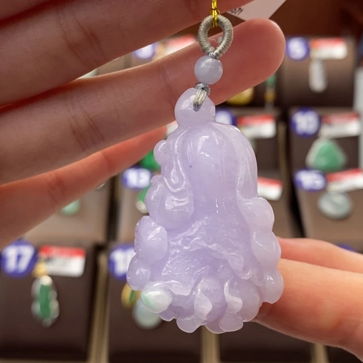 翡翠颈饰未镶嵌白菜