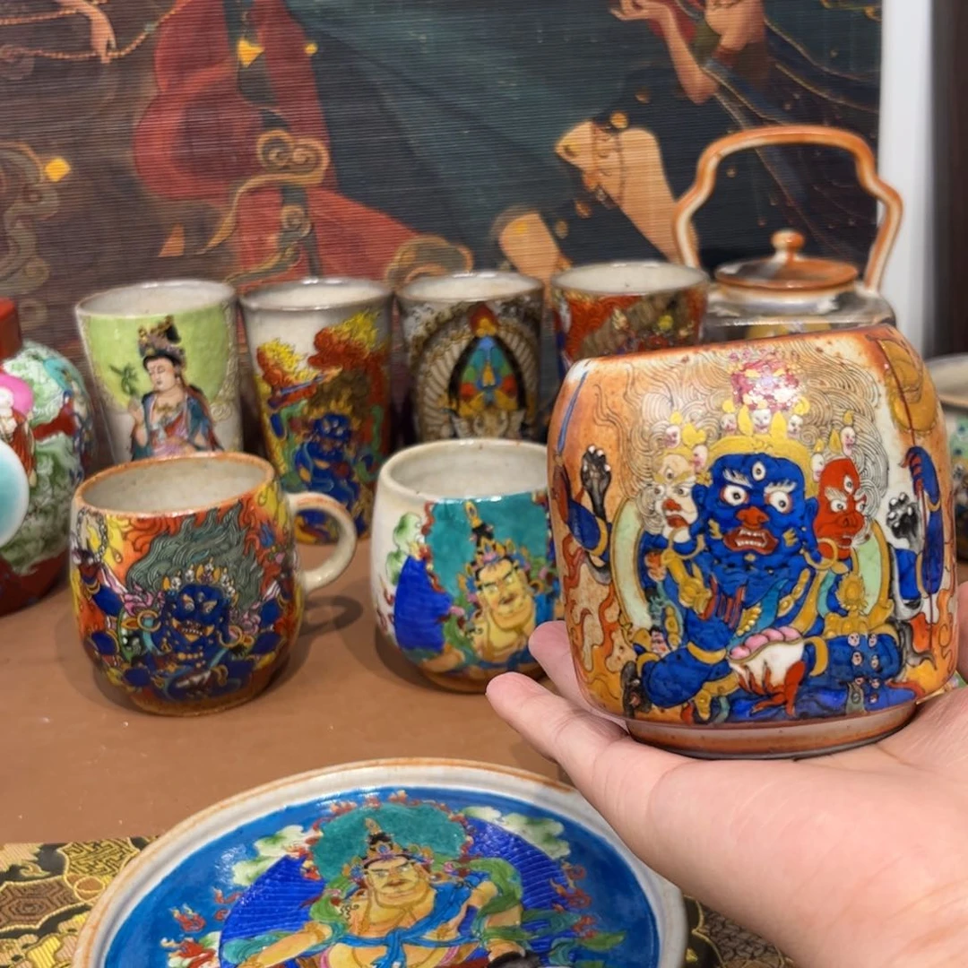 手工手绘四臂大黑天茶杯