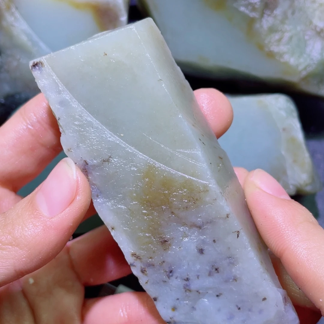 和田玉未镶嵌珠宝半成品