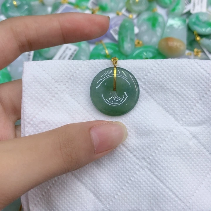翡翠18K金镶嵌颈饰1111111111