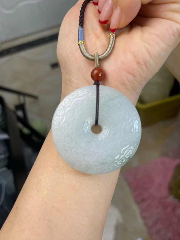 天山翠玉石吊坠双面雕刻多样性发货发一件