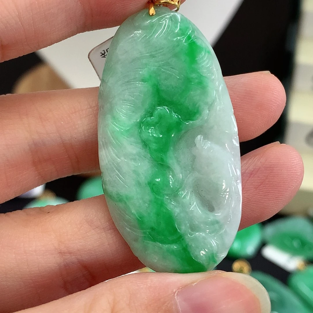 翡翠18K金镶嵌吊坠(不含链)虾*米