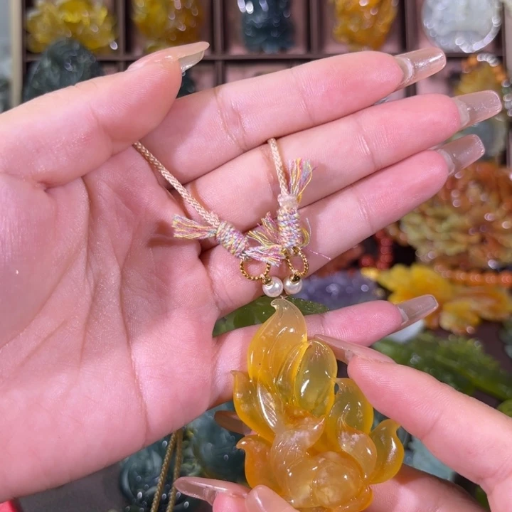 未镶嵌蛇纹石玉颈饰苏**意