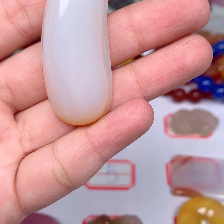 玛瑙/玉髓颈饰未镶嵌蒙***莎