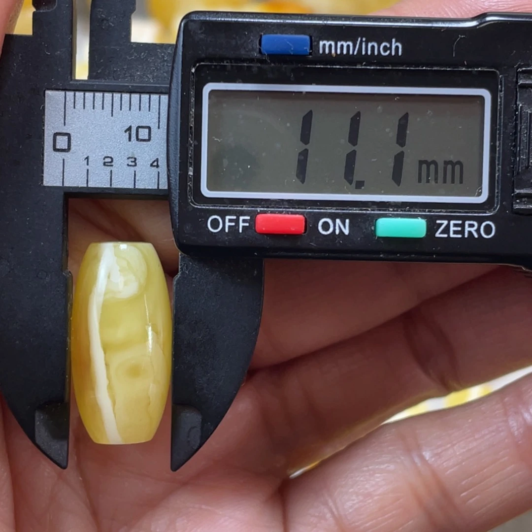 【闪购商品】裸石蜜蜡未镶嵌一**布58