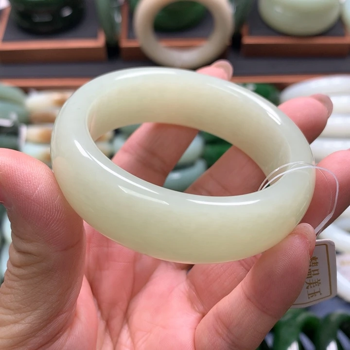 【闪购商品】未镶嵌手镯和田玉2