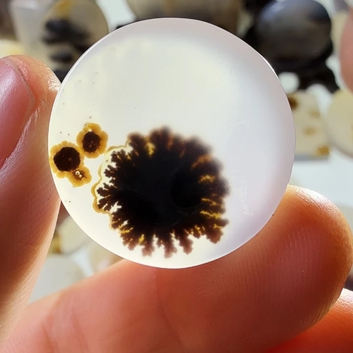 玛瑙/玉髓未镶嵌珠宝半成品