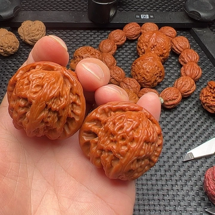 文玩核桃把件白狮子