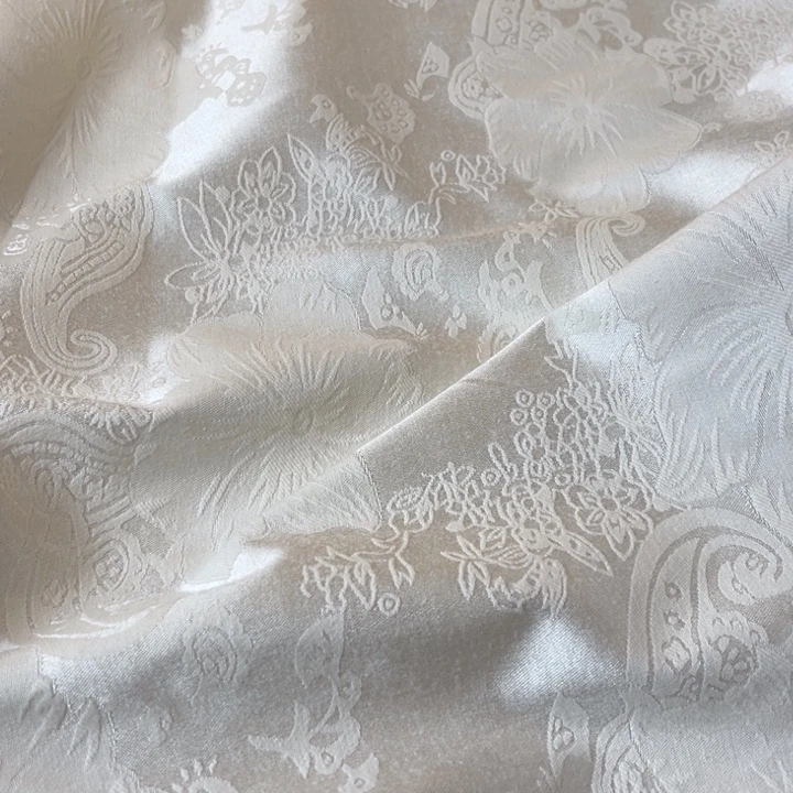 棉混纺白色荷塘月色提花1.5米