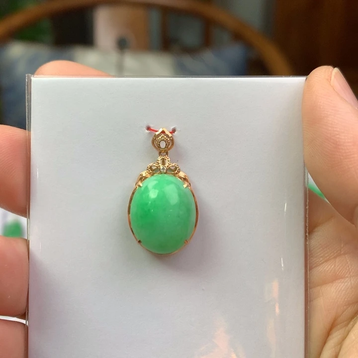 翡翠18K金镶嵌颈饰翡翠吊坠