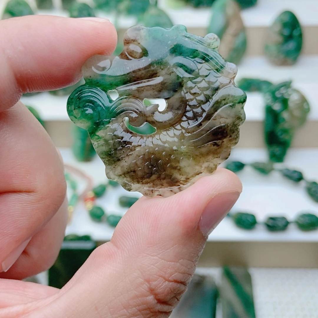 独山玉未镶嵌挂件