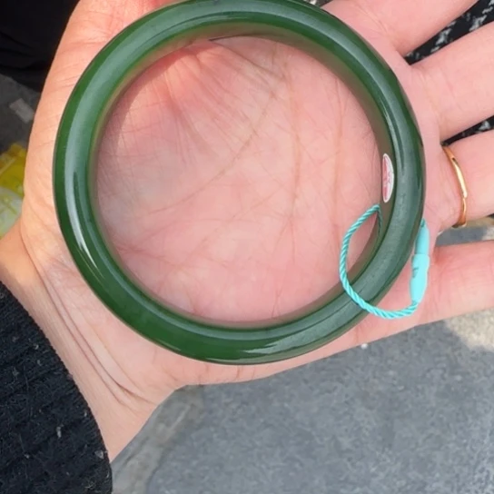 和田玉手镯未镶嵌杜*月俄罗斯七号矿辣阳绿60正圈