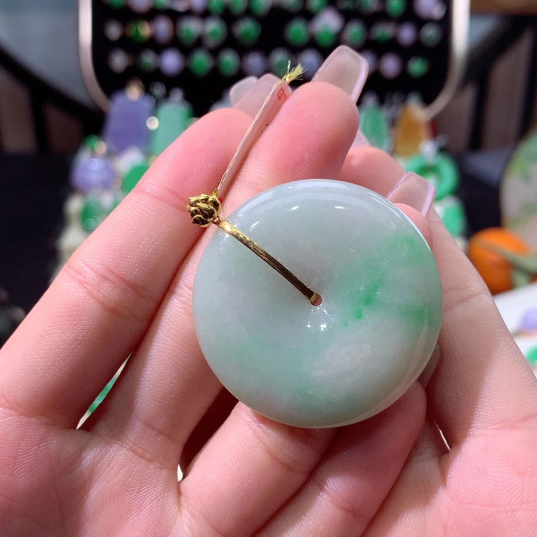 翡翠颈饰18K金镶嵌翡翠