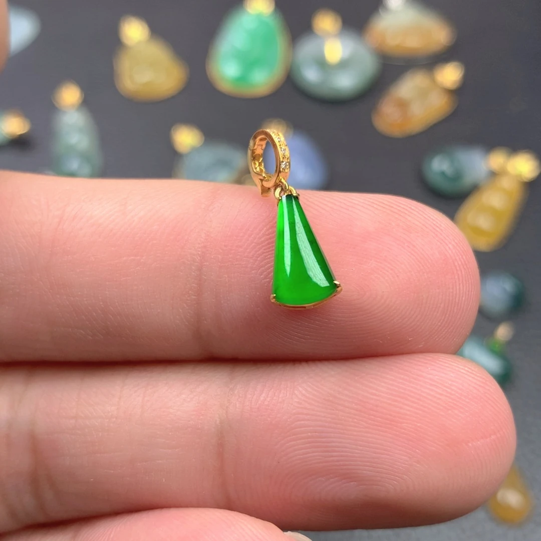 【闪购商品】颈饰18K金镶嵌翡翠翡翠