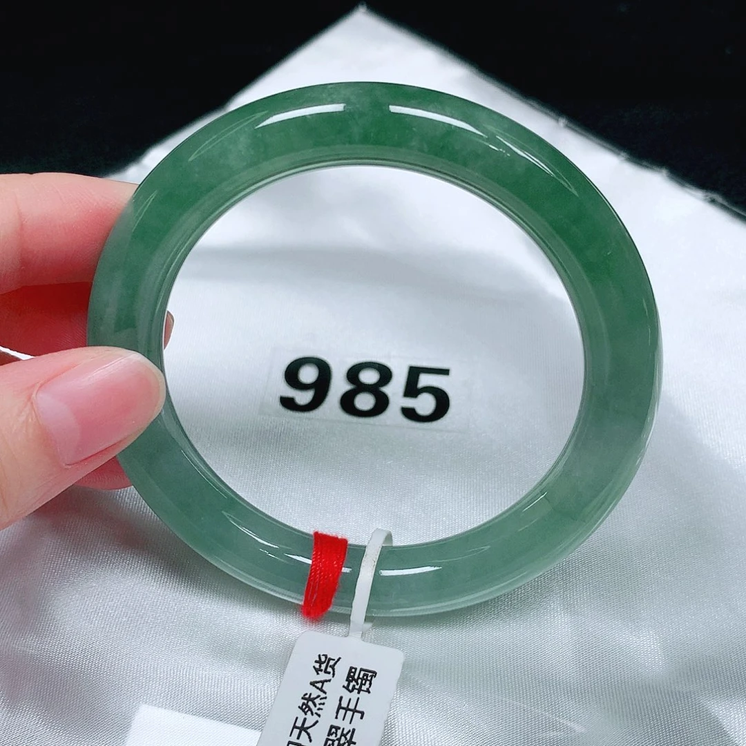 未镶嵌手镯（圆镯）翡翠