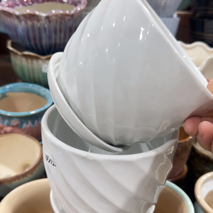 凑9块包邮，有孔，不清楚问客服