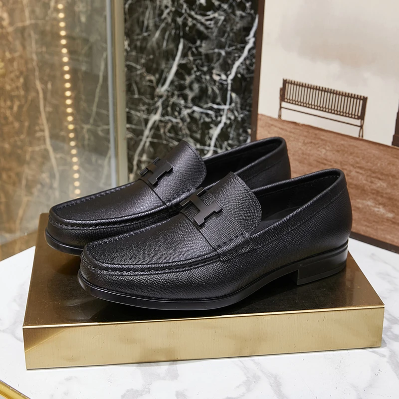 欧洲站新款金属扣男鞋一脚蹬商务休闲皮鞋时尚真皮荔枝纹乐福鞋潮