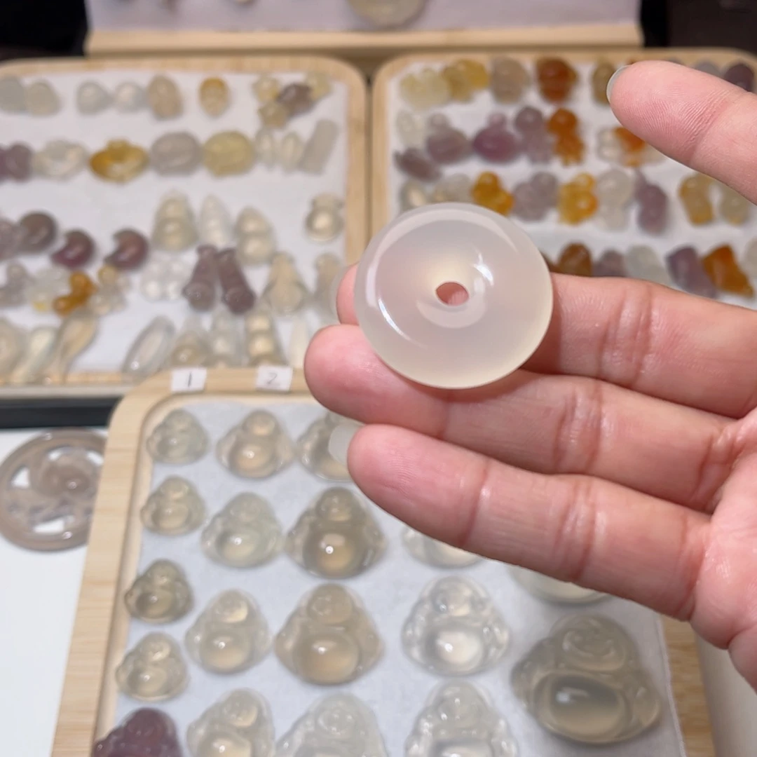 玛瑙/玉髓颈饰合金晕**?