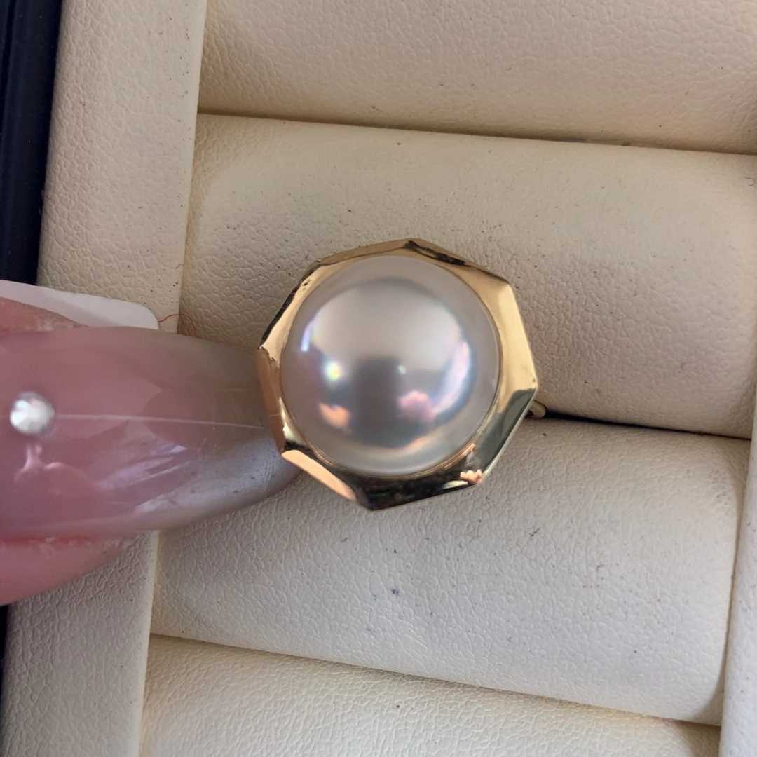 18K金镶嵌戒指拼合珍珠（马贝珠）