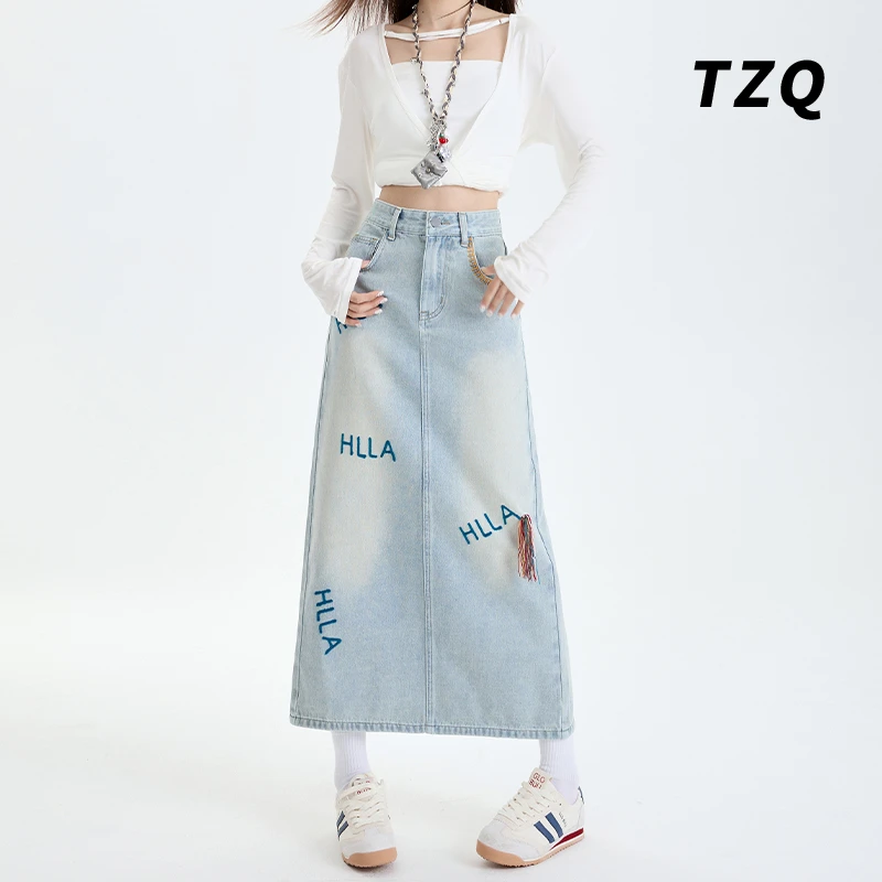 字母刺绣牛仔半身裙女2025春季新款设计感开叉包臀长裙TZQ2520505