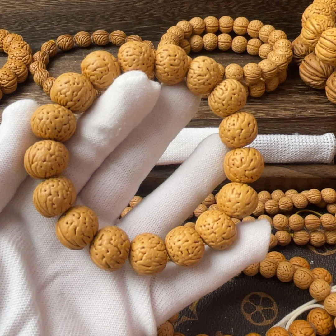 吊坠桃核金丹手串