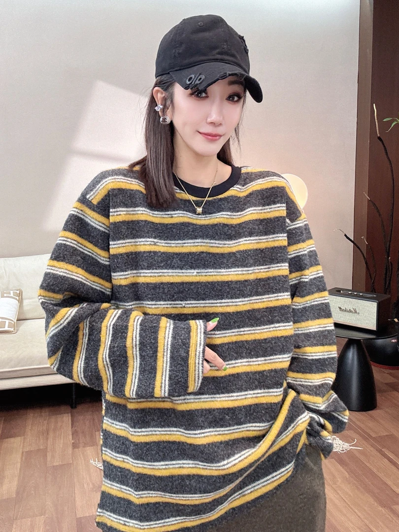 Wang.小宁「奢享柔软」黄条纹长袖软糯宽松针织毛衣H25950CT253