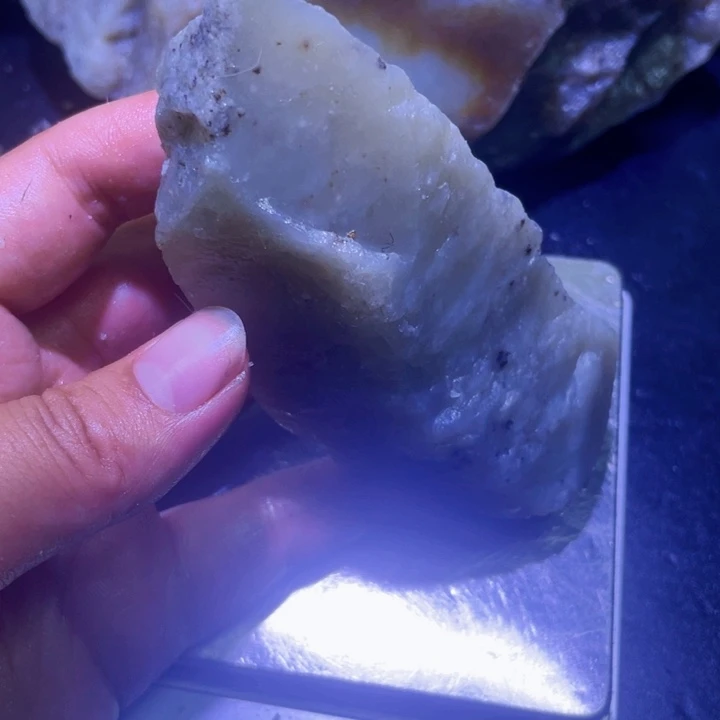 和田玉未镶嵌珠宝半成品