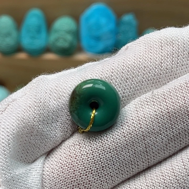 局***人绿松石未镶嵌绿松石