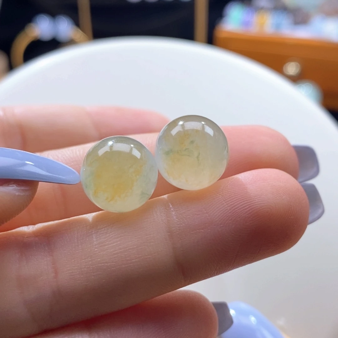 翡翠未镶嵌吊坠(不含链)翡翠黄飘色圆珠随机发一件