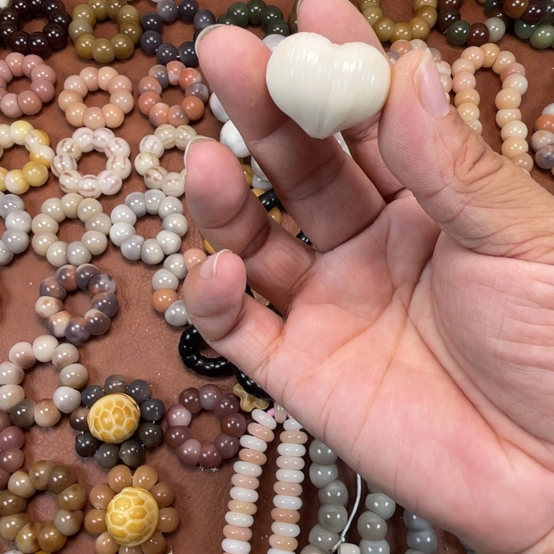 小***夭吊坠菩提根/象牙果