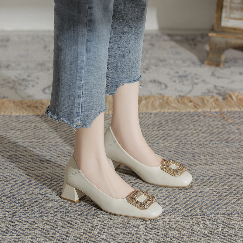 真皮奶奶鞋女方头粗跟法式高跟鞋2025年春季新款中跟女鞋仙女单鞋