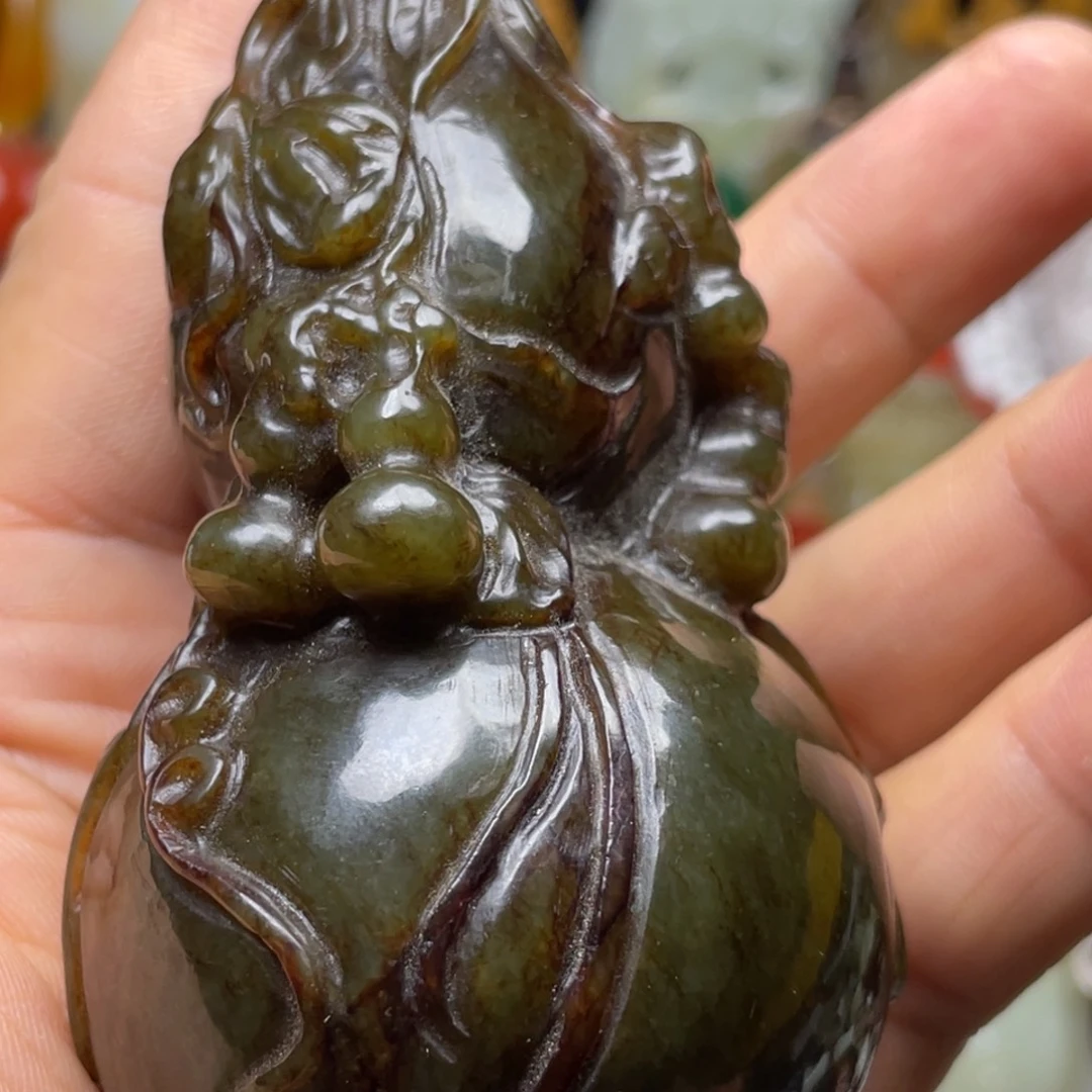 玄***真和田玉未镶嵌颈饰