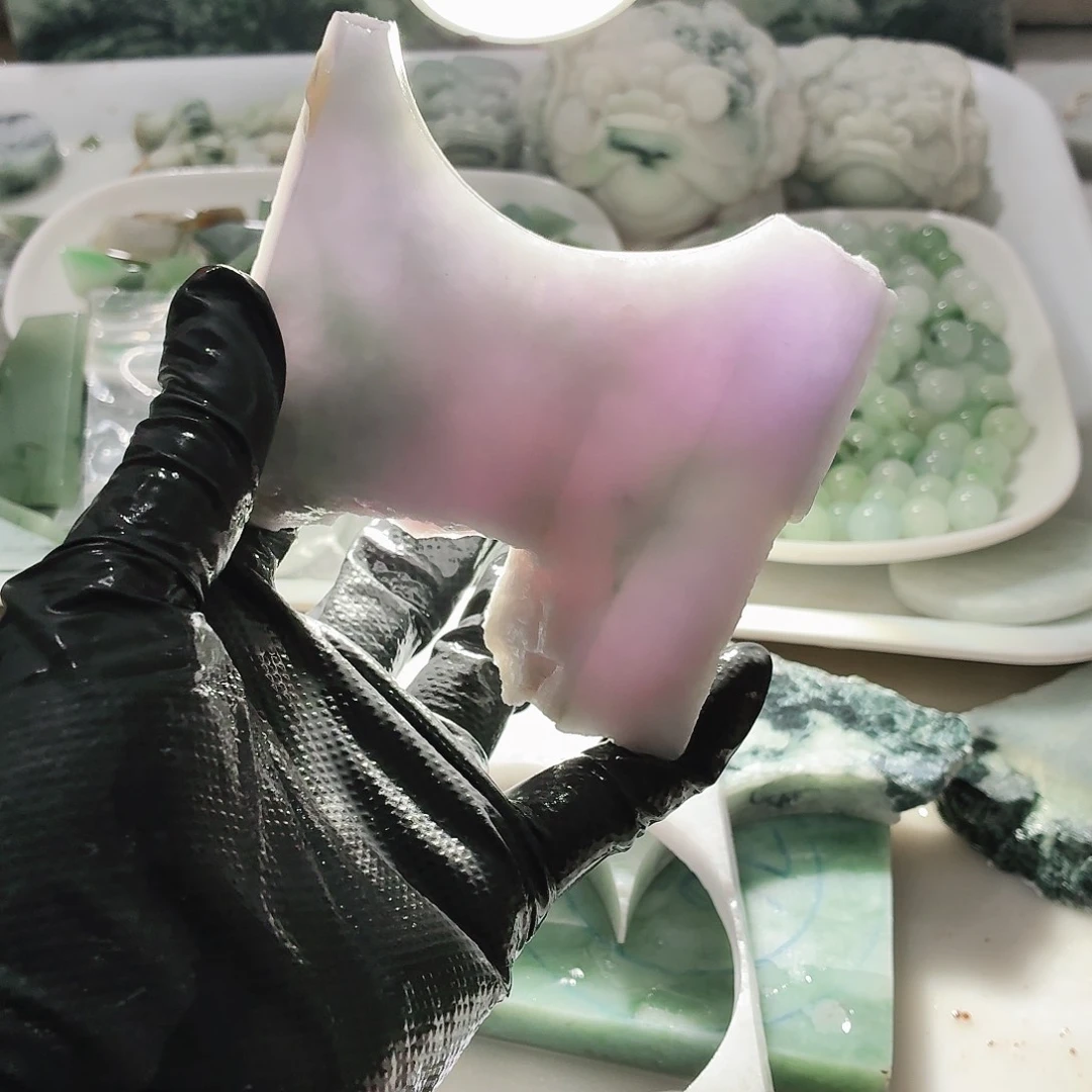 翡翠未镶嵌颈饰边角料