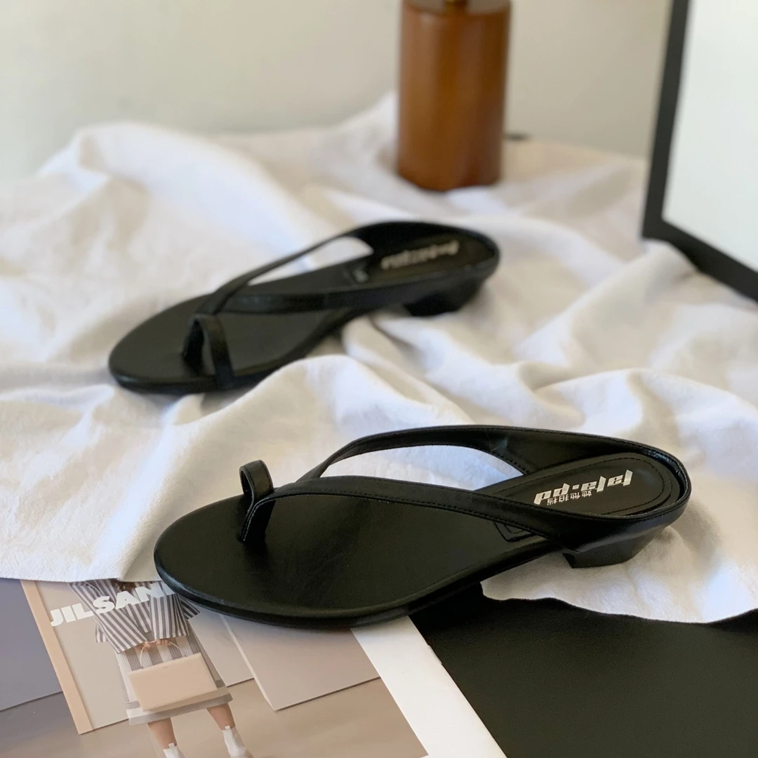 小众设计感低跟人字拖鞋2025夏季新款百搭爆款露趾夹脚透气凉拖鞋