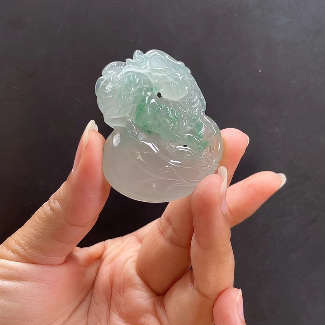 颈饰未镶嵌石英质玉