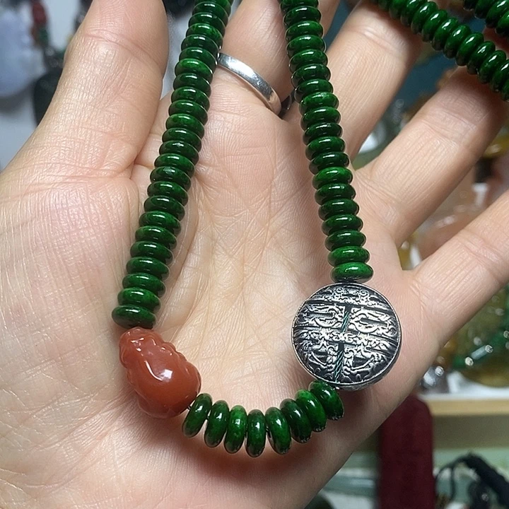 翡翠未镶嵌吊坠(赠链)