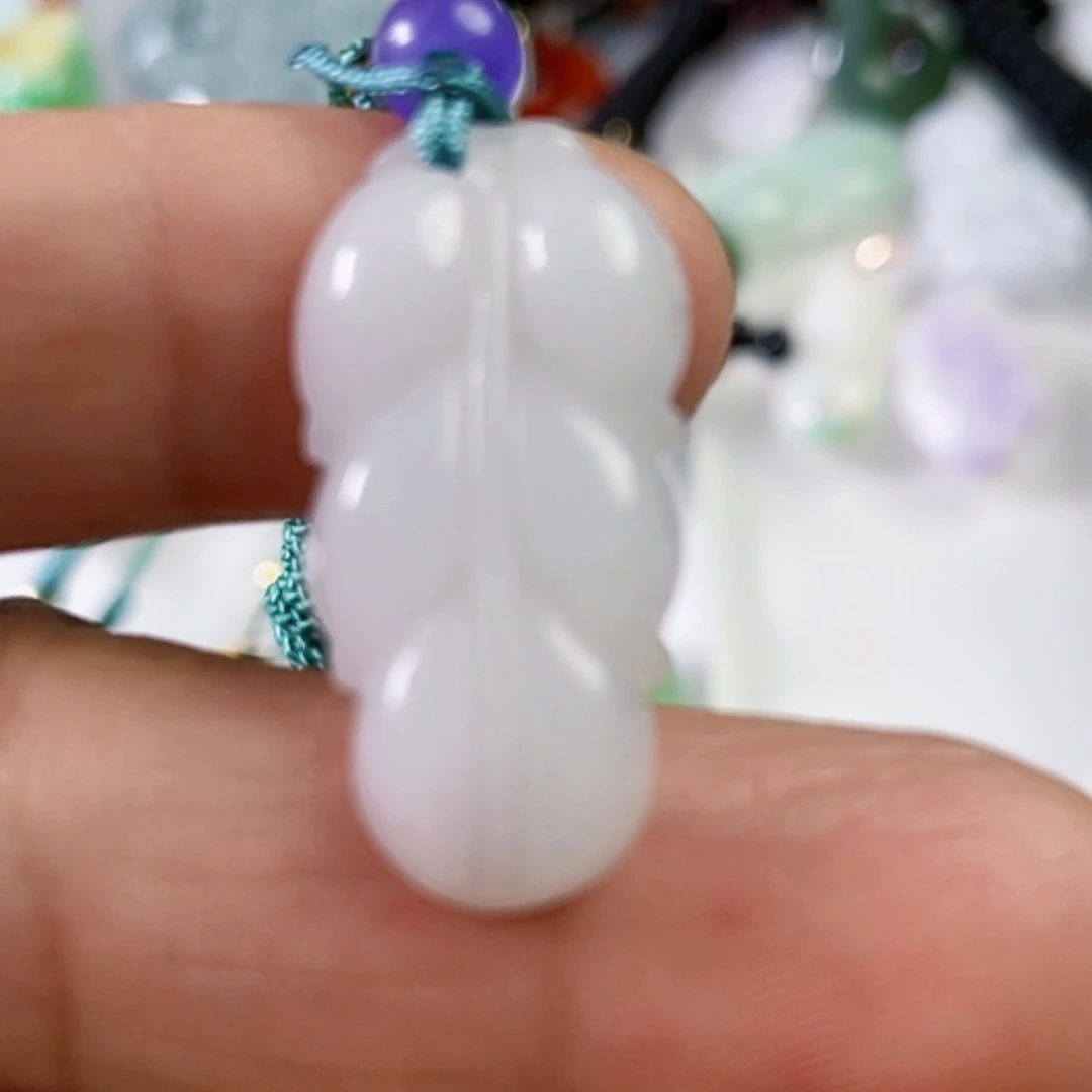 【闪购商品】翡翠吊坠(不含链)未镶嵌天然翡翠吊坠