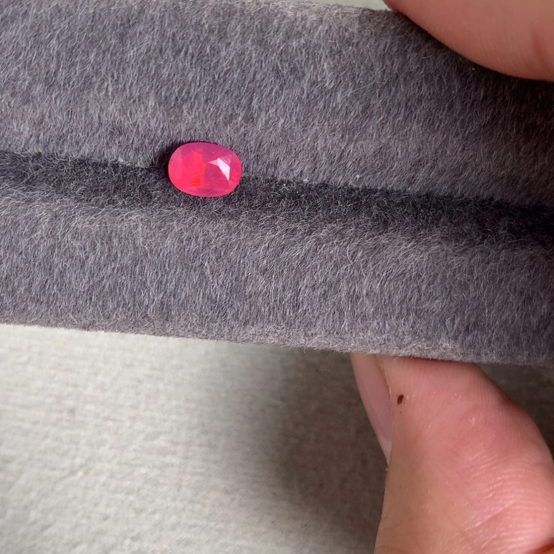 尖晶石裸石1.03 无烧 莲花