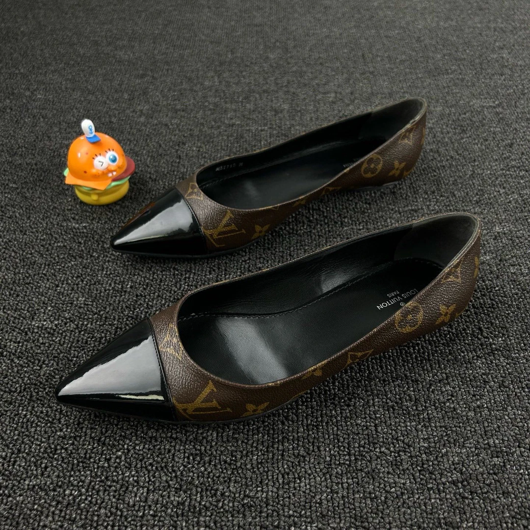 95新 LouisVuitton/路易威登 老花平底鞋 38.5码 老花设计HB3017