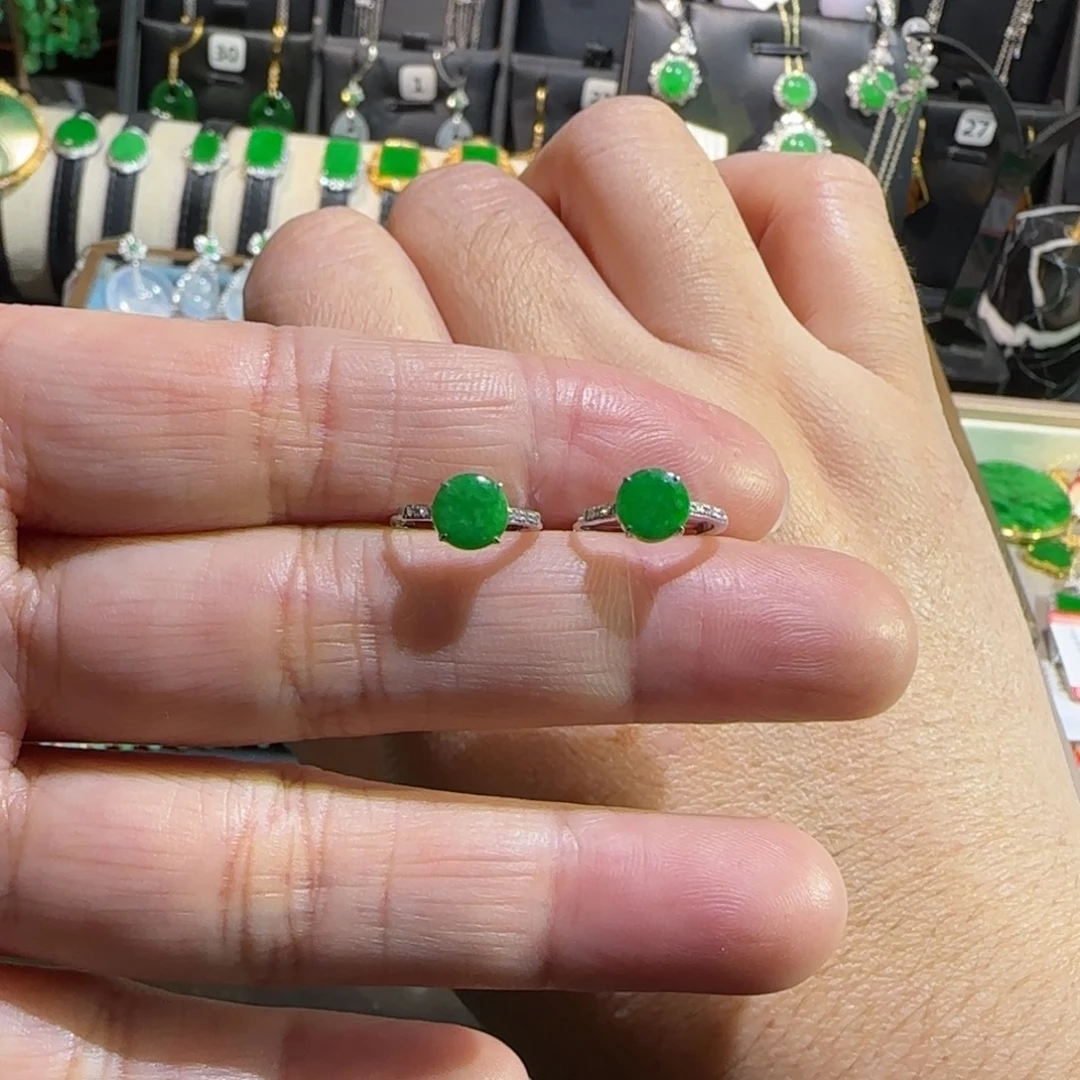 翡翠18K金镶嵌颈饰耳包