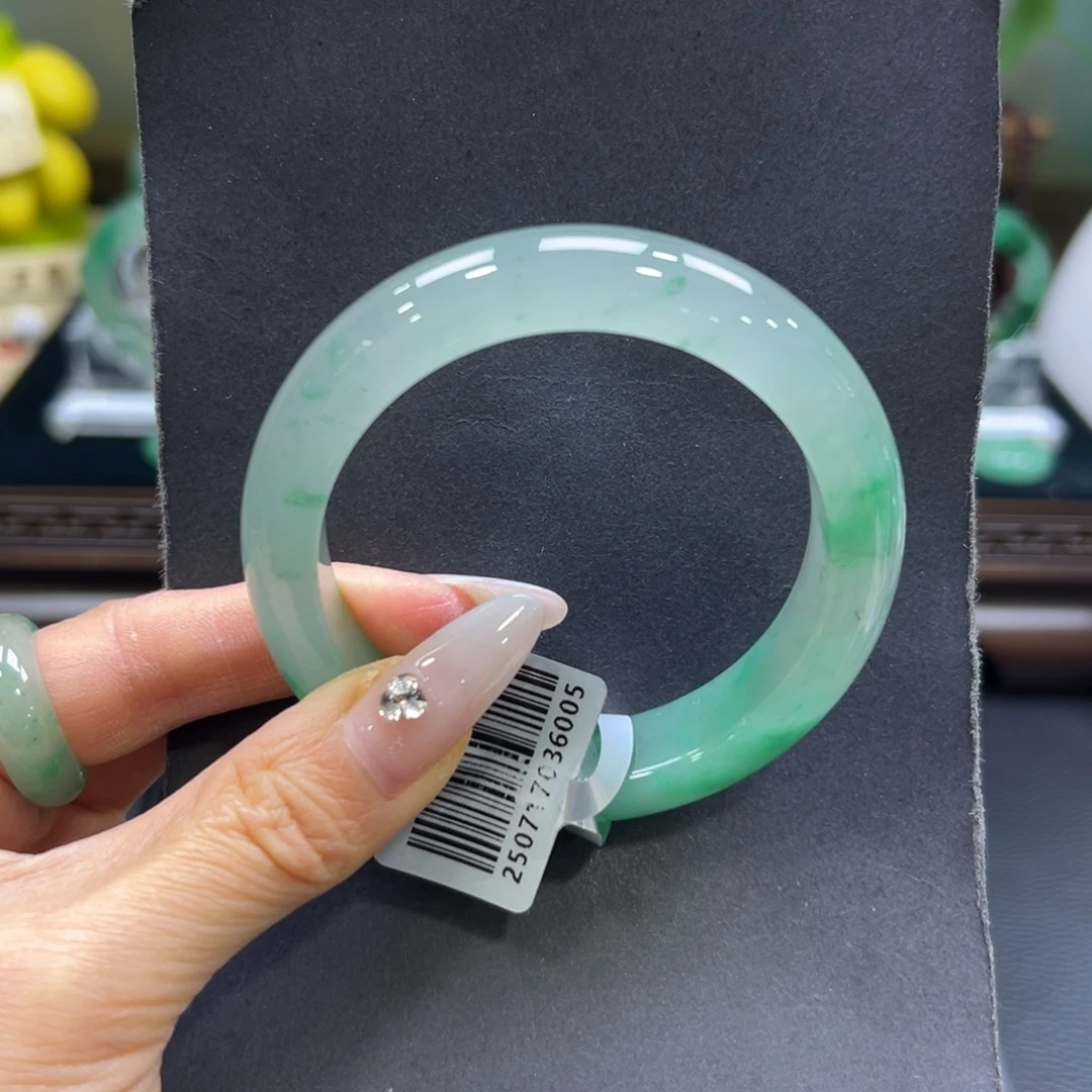 石英质玉（非洲翠）未镶嵌手镯57-58