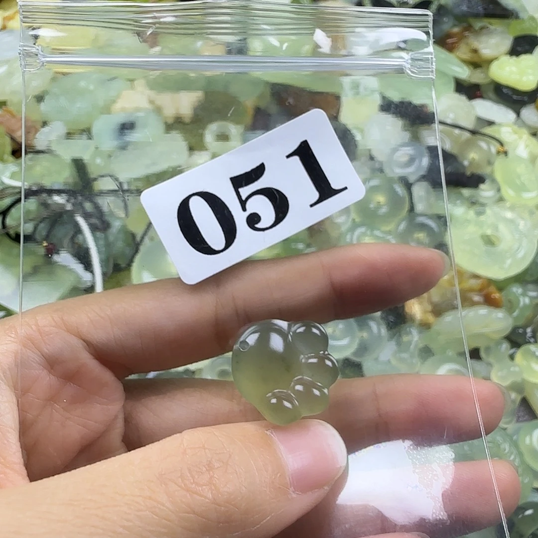 蛇纹石玉未镶嵌岫玉吊坠