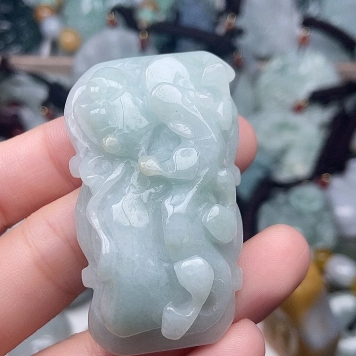 翡翠未镶嵌颈饰翡翠