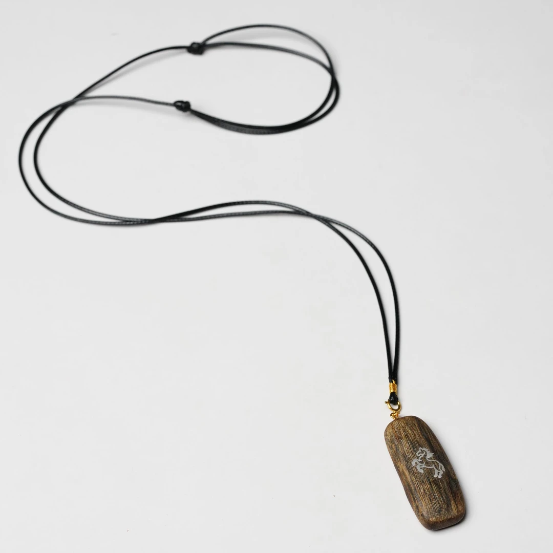 沉香沉香「乌身圆叶」40*17mm随型吊坠
