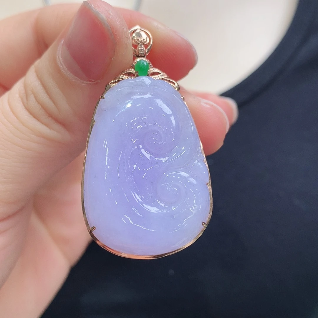 翡翠颈饰18K金镶嵌如意