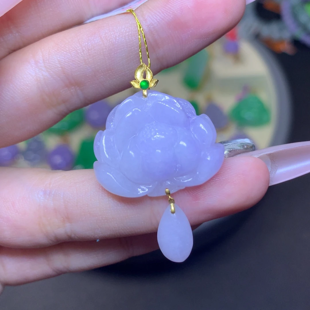 翡翠18K金镶嵌颈饰